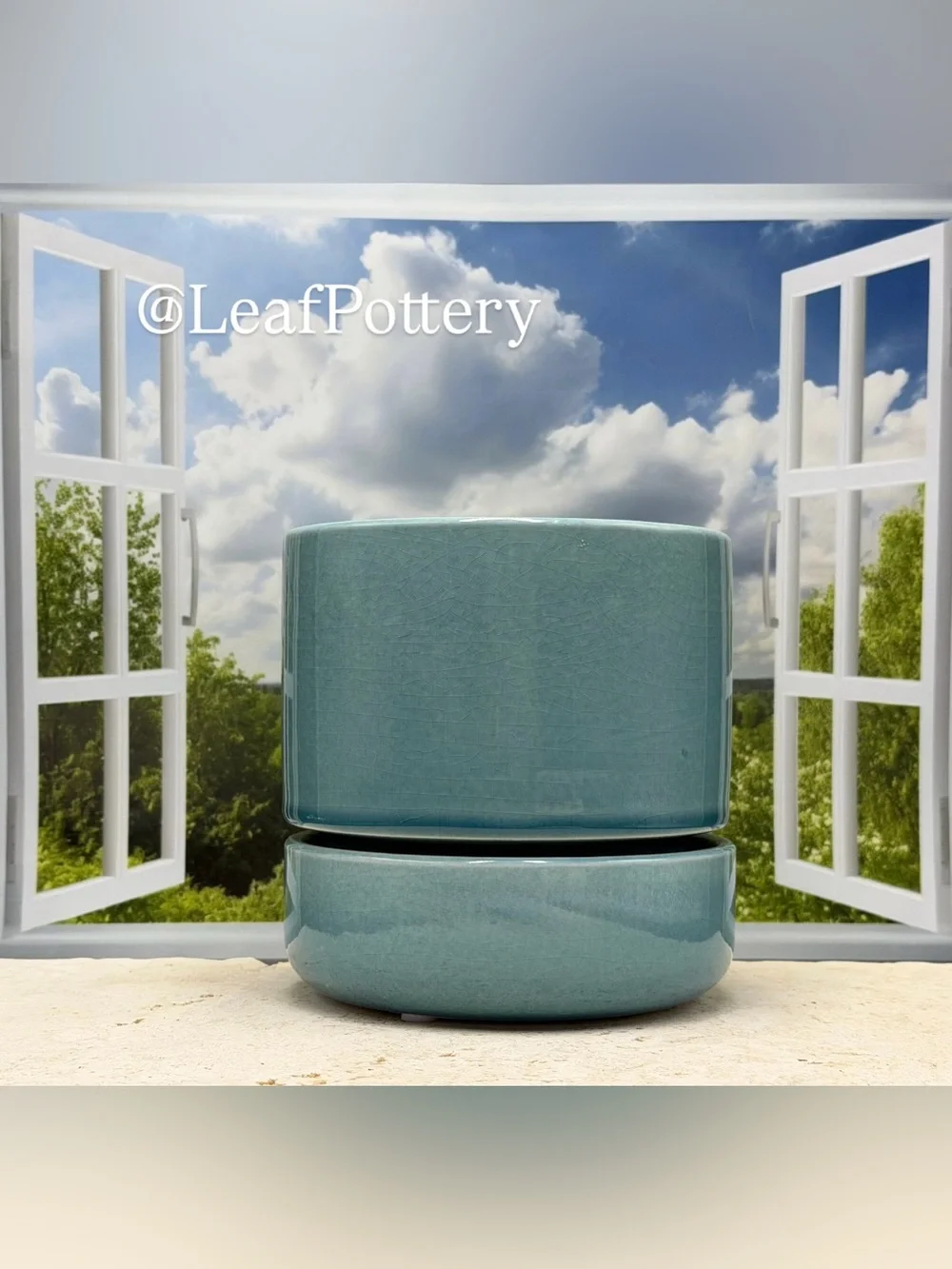 Light Blue Hoya Bella Pot with Attached Saucer and Drainage Hole